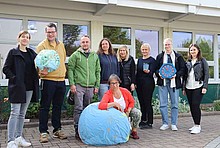 Foto von Schüler*innen und Lehrer*innen der Schule &quot;An der Nassau&quot; Meißen in Sachsen